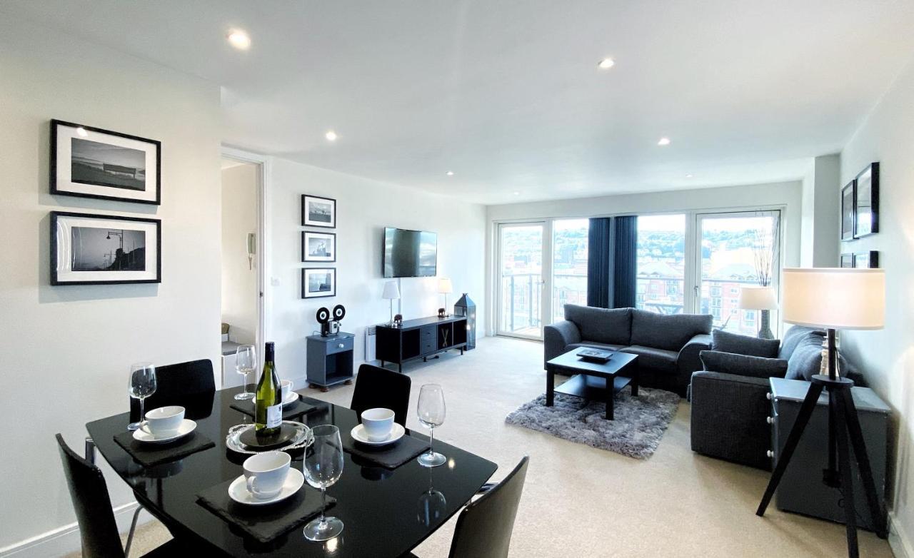 Artistic And Luxurious Apt With Sea View. Beach Side Swansea Bagian luar foto