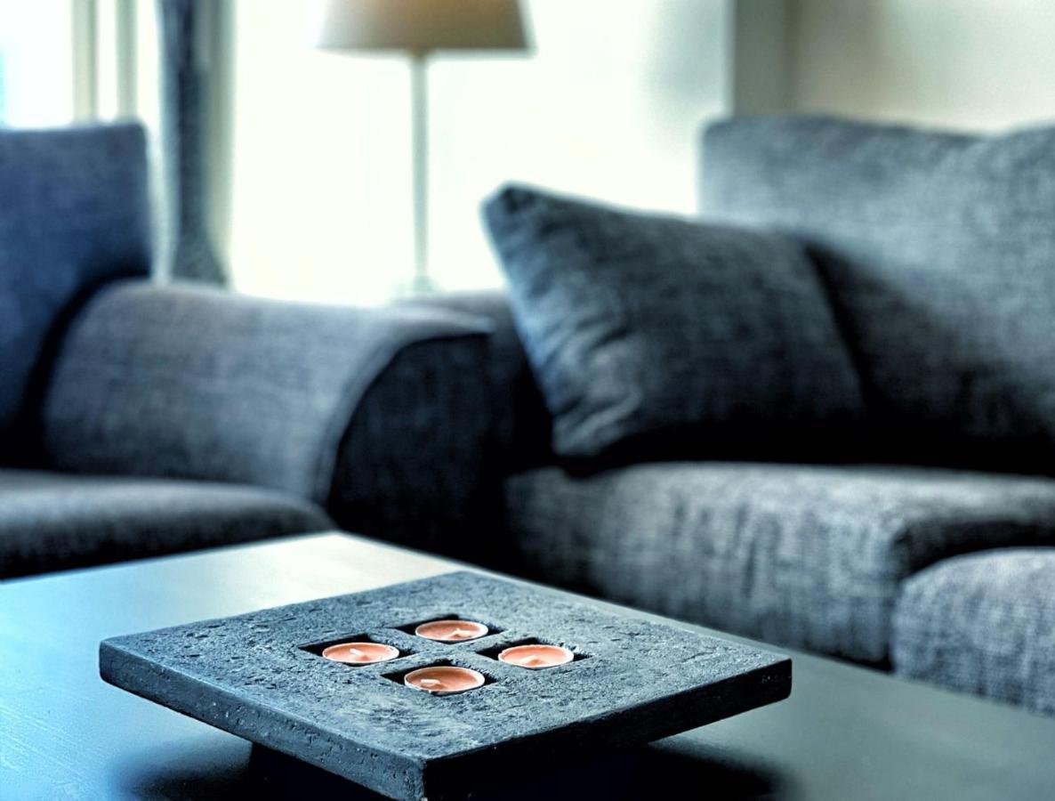 Artistic And Luxurious Apt With Sea View. Beach Side Swansea Bagian luar foto