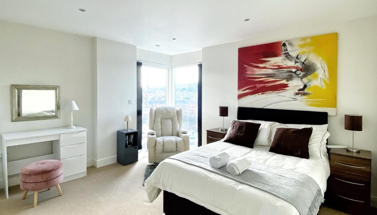 Artistic And Luxurious Apt With Sea View. Beach Side Swansea Bagian luar foto