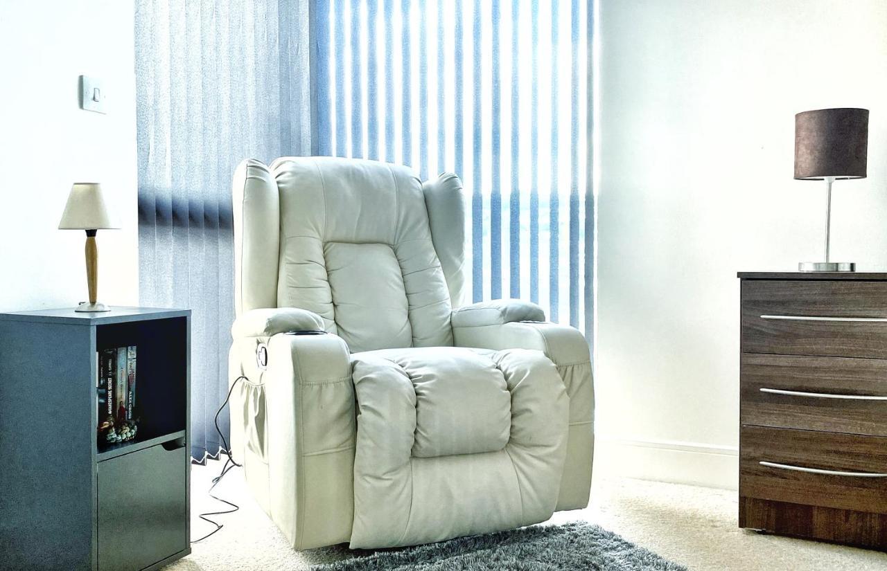 Artistic And Luxurious Apt With Sea View. Beach Side Swansea Bagian luar foto
